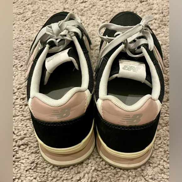 New Balance 996 Womens Sneakers - Picture 3 of 7